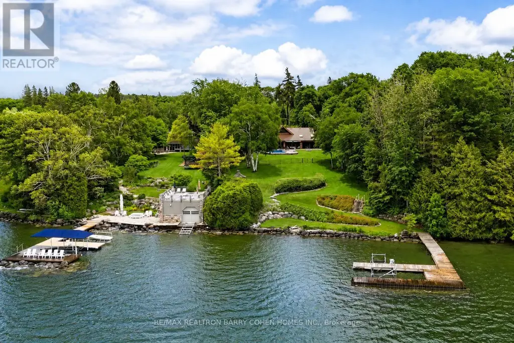 700 Lake Drive N, Georgina (Historic Lakeshore Communities)
